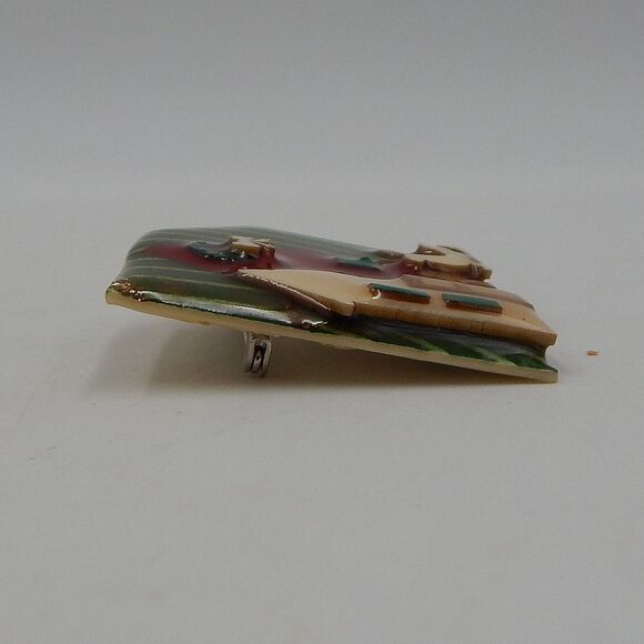 House Pins by Lucinda Christmas Pin Brooch Wreath Sleigh Two Houses Green Gold - Picture 4 of 7